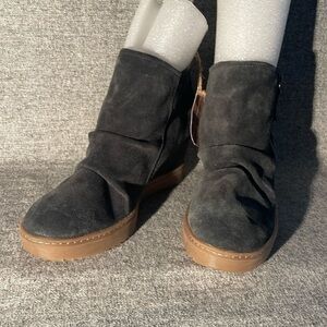 Sofft Waterproof Wedge Bootie. NWT